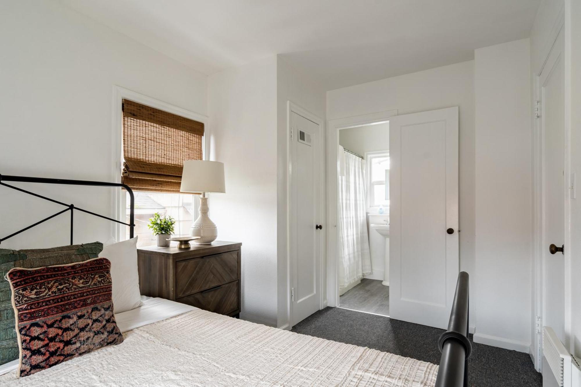 Holiday home Collection - The Garden On Broadway- 94 Walkscore
