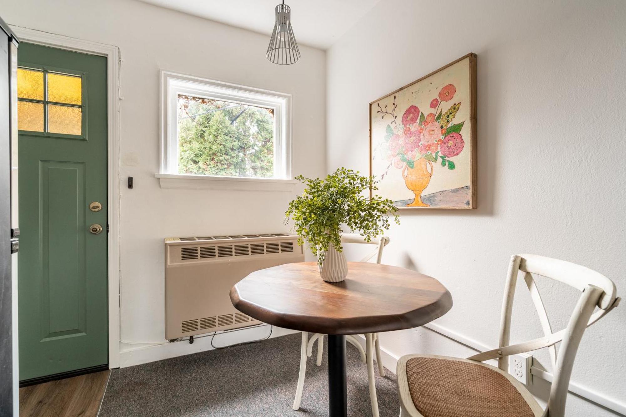 Holiday home Collection - The Garden On Broadway- 94 Walkscore *